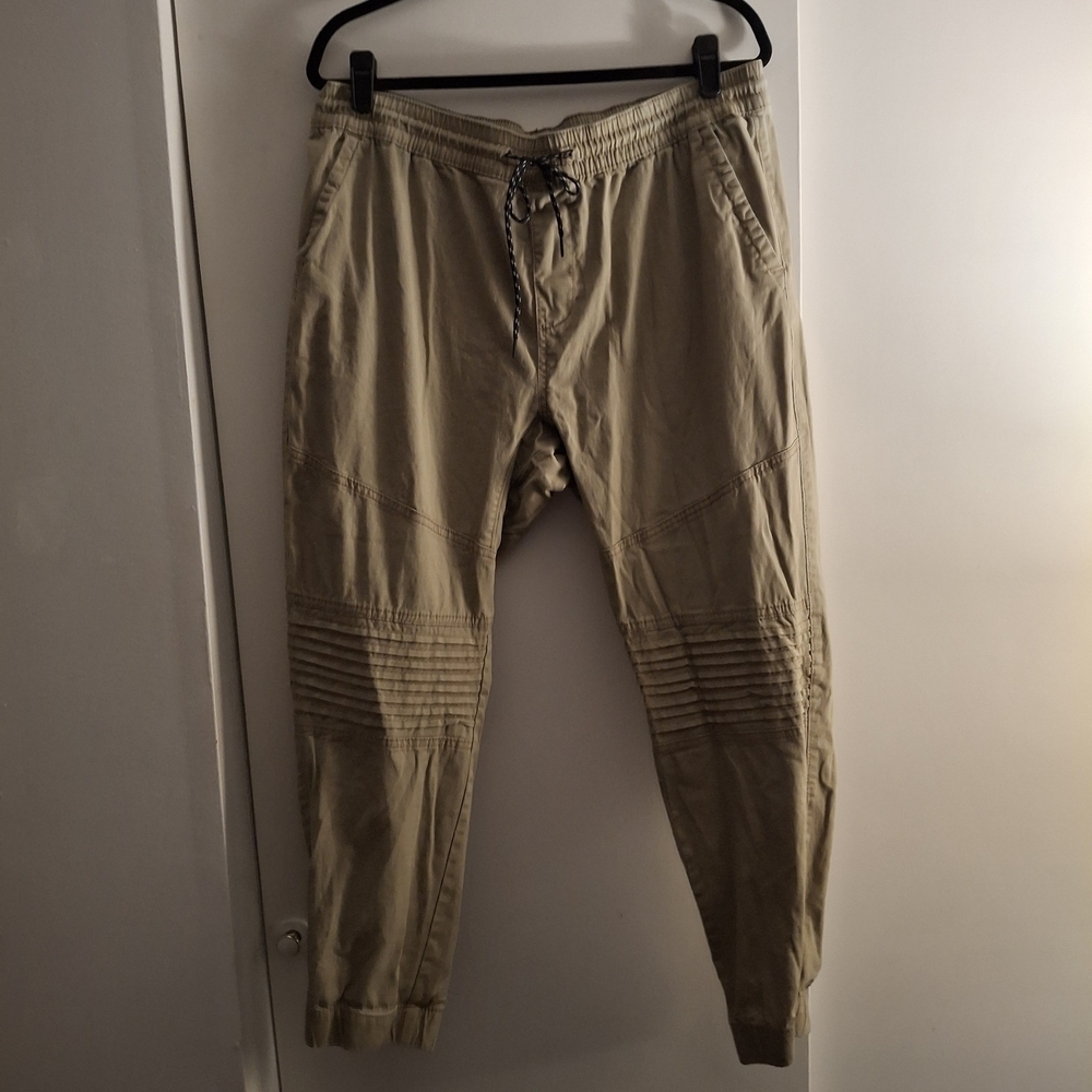 No Boundaries Men's Tan Khaki Chinos